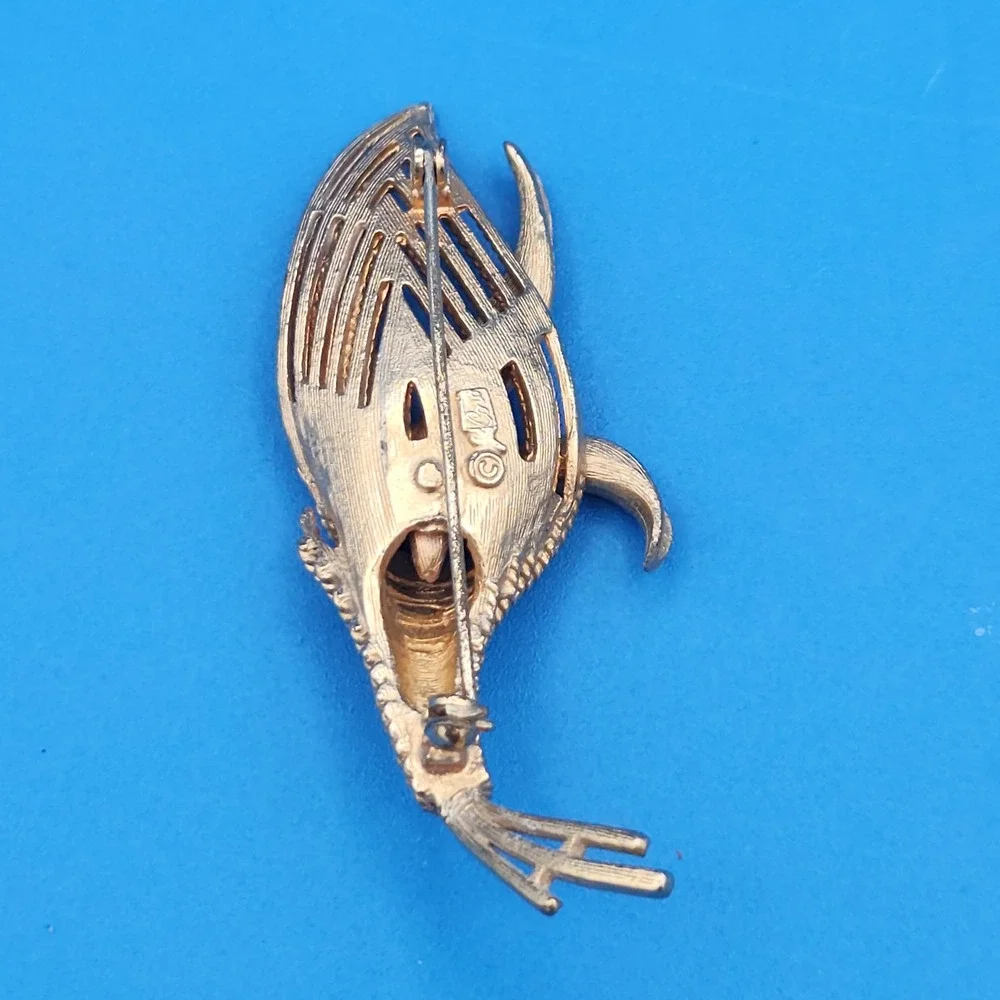 Vintage Coro Gold Tone Cornucopia Wheat Brooch Pin Textured Mid Century Modern